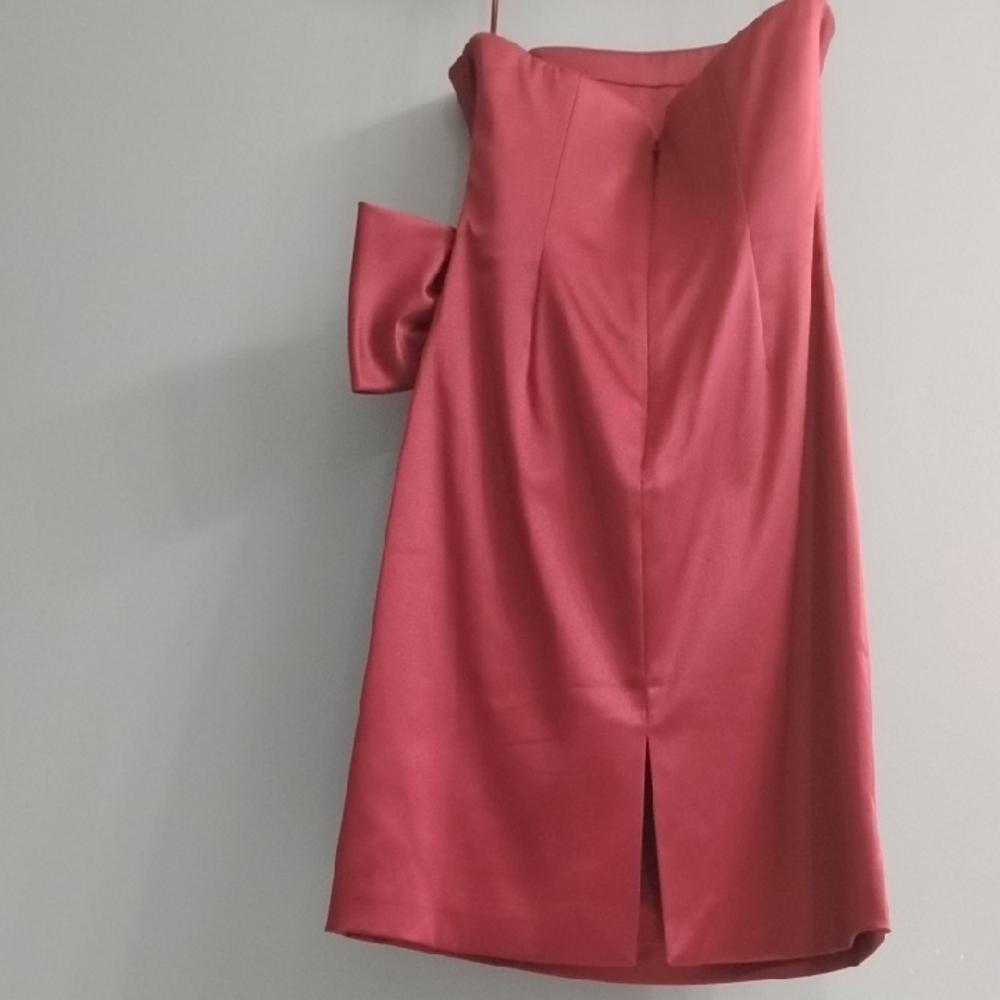 🌹White House Black Market Strapless Satin Dress in Deep Rose Color Size 0 - Picture 6 of 6